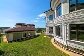 9bds 8ba 9353 sqft- House for sale in the village