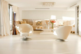 This elegant, sophisticated condo