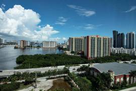 2 bd 3 ba 1686 sqft- Condo for sale