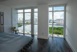2 bd 3 ba 1686 sqft- Condo for sale