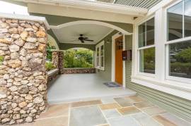 2 bds 2 ba 1225 sqft- House for sale