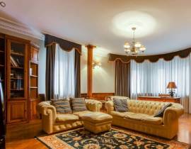 Продаётся дом, 420 м²