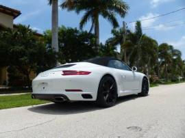 Porsche 911 Carrera Cabriolet RWD